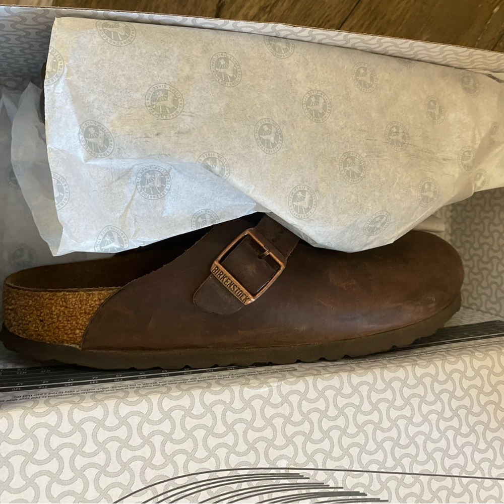 Birkenstock Habana  leather Boston Clogs. Used in good condition. NARROW 39